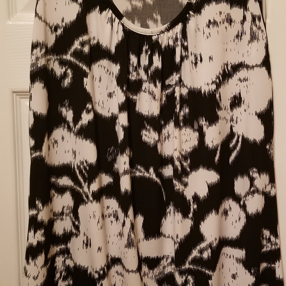 Black and white graphic top